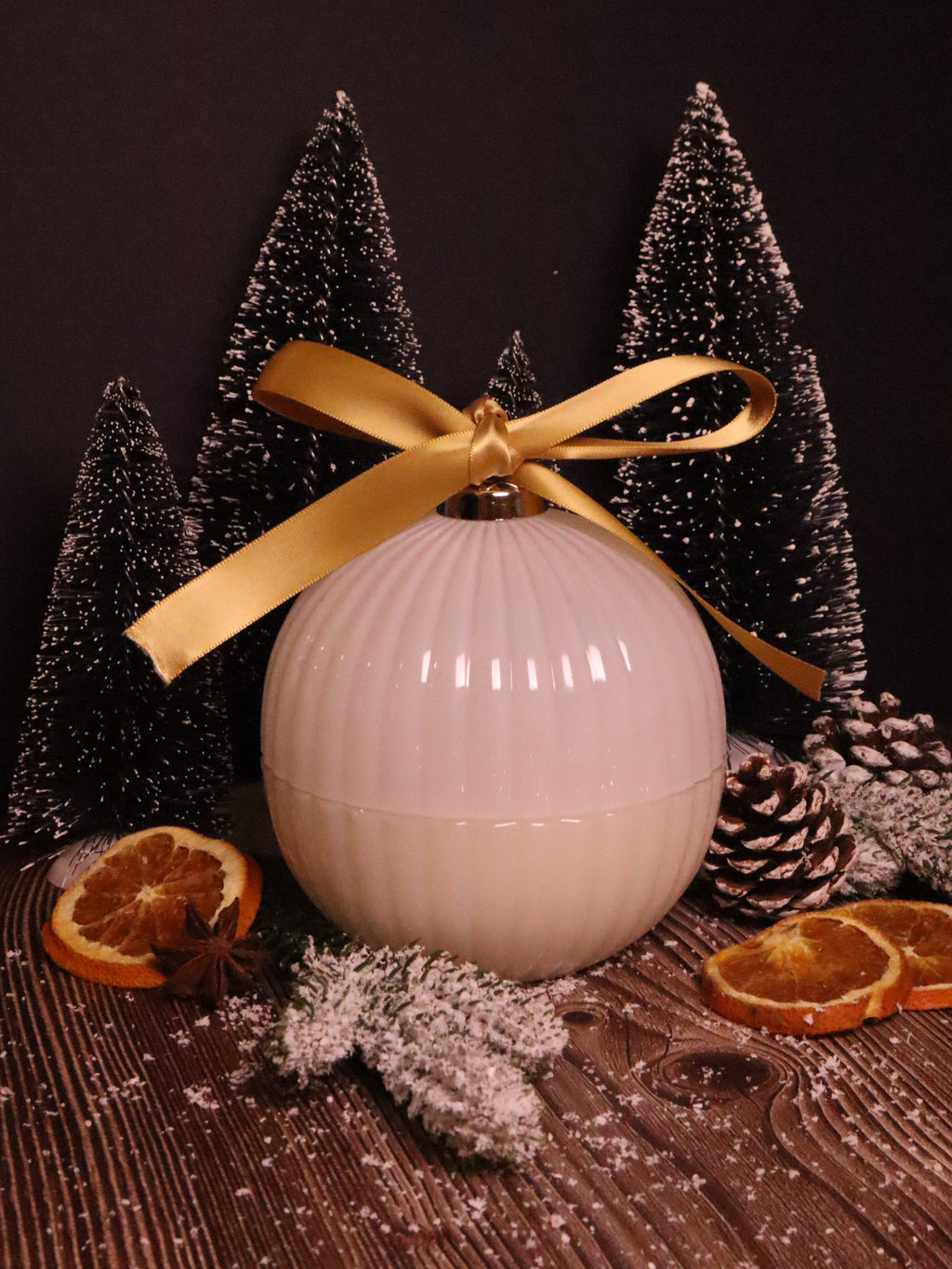 Christmas Bauble Matt White - And Unwind