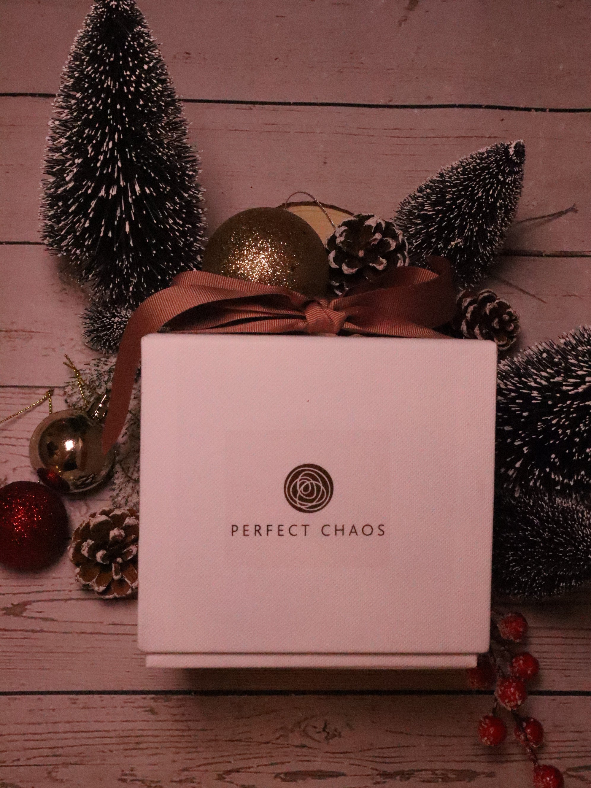 Christmas Bauble Matt White - And Unwind